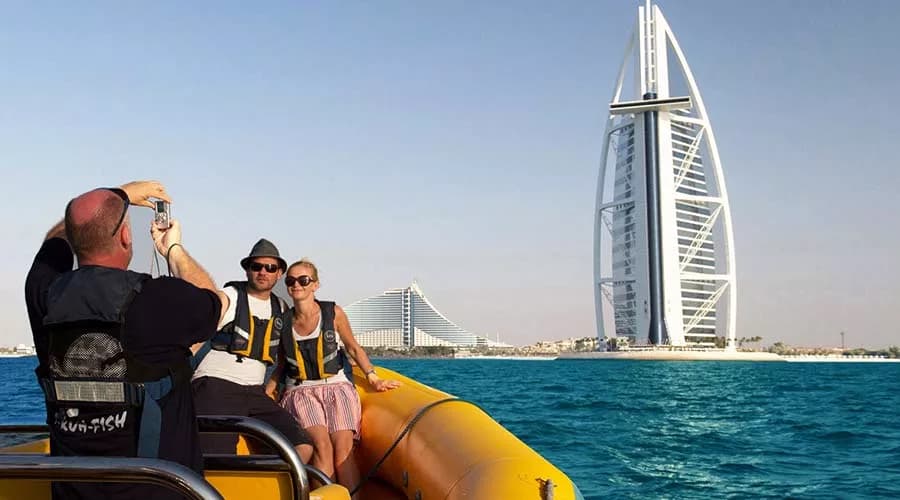 كومبو: عالم آي إم جي للمغامرات + جولة مجانية بالقارب البريميوم لمدة 99 دقيقة - Image 4